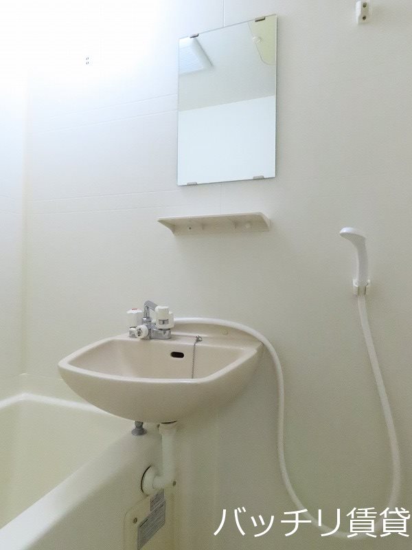 洗面設備　画像は同型タイプの為現状を優先致します。
