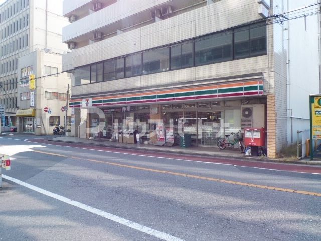 コンビニ　セブンイレブン千葉駅西口店（コンビニ）まで70m