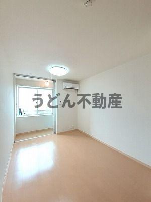 居室・リビング　うどん県のお部屋探しはうどん不動産へ うどんちゃんとLINE