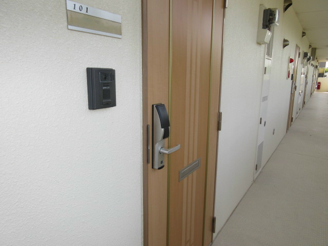 玄関　他部屋参照