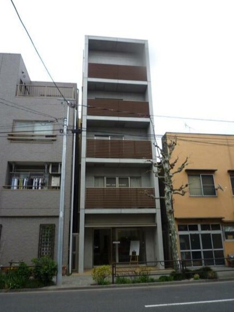 建物外観　５階建ての賃貸マンション