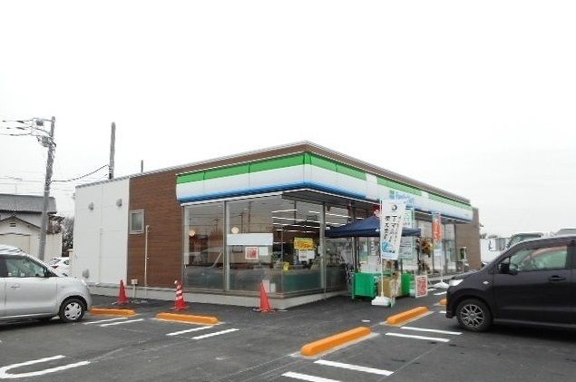 コンビニ　ファミリーマート真岡長田店（コンビニ）まで800m