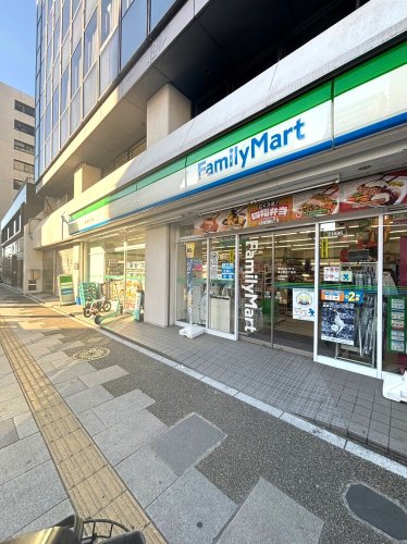 コンビニ　ファミリーマート 東上野五丁目店（コンビニ）まで1111m