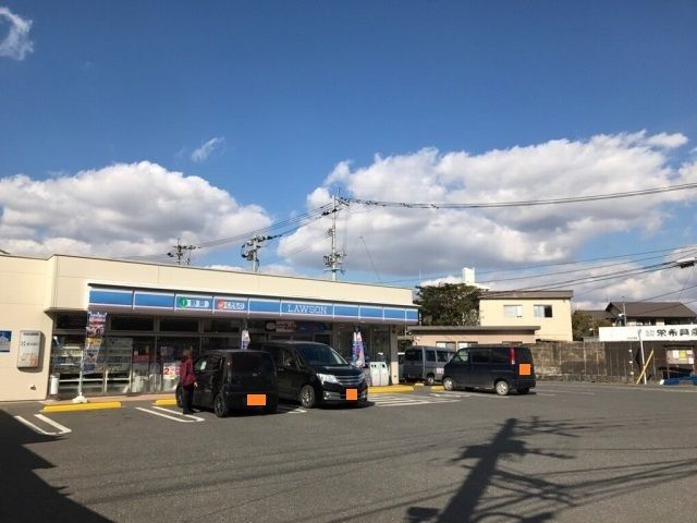 コンビニ　ローソン　横手店（コンビニ）まで310m