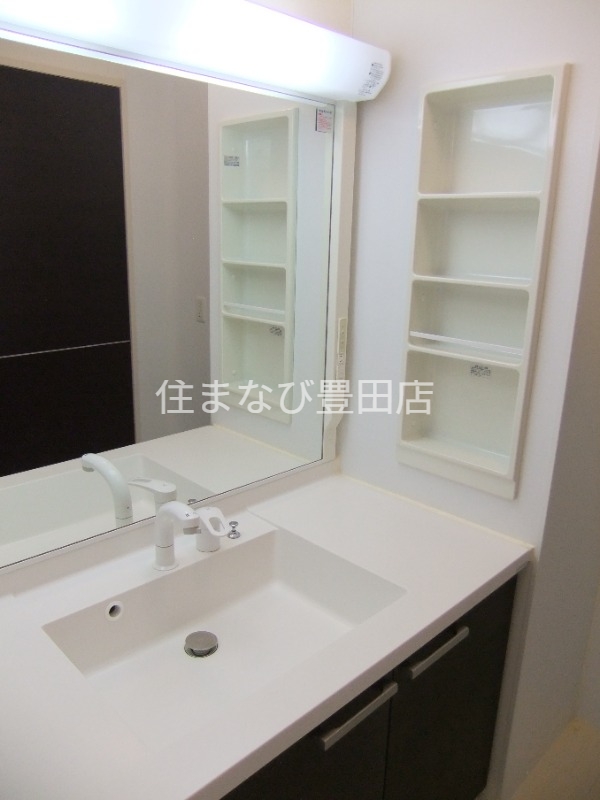 洗面設備　同型タイプ