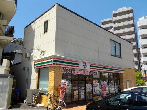 コンビニ　セブンイレブン広島千田町1丁目店（コンビニ）まで255m