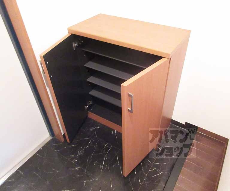 収納　玄関靴収納スペース。