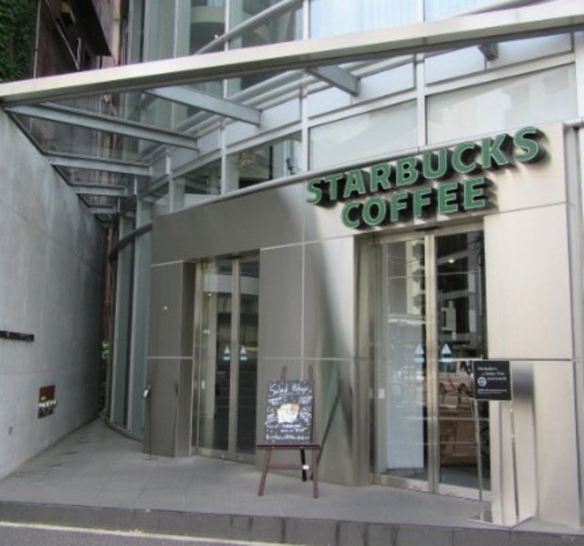 飲食店　スターバックスコーヒー北参道店（飲食店）まで210m