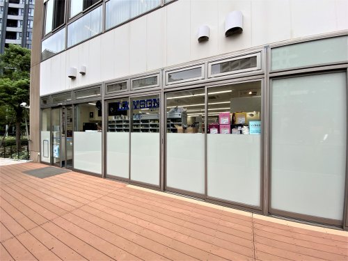 コンビニ　ローソンTHE TOYOSU TOWER（コンビニ）まで132m