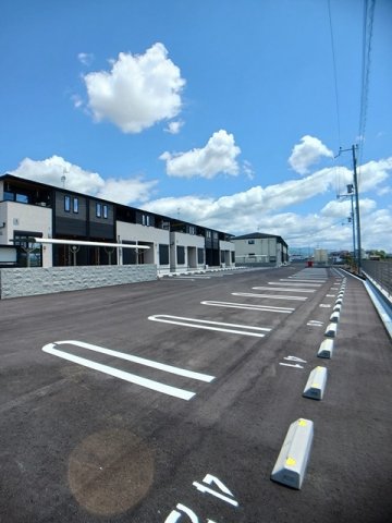 駐車場　車をお持ちの方に嬉しい駐車場付きの物件です