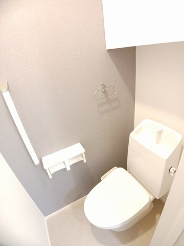 トイレ　清潔感のあるトイレです