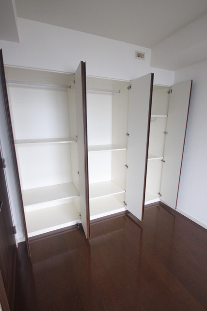 収納　※別部屋の写真です。