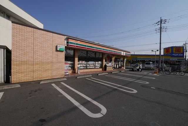 コンビニ　セブンイレブン霞ヶ関東１丁目店（コンビニ）まで327m