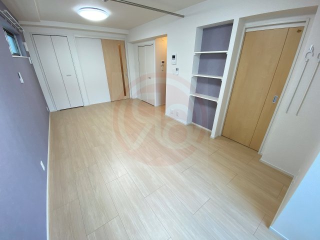 その他部屋・スペース　落ち着いた色調の寝室です