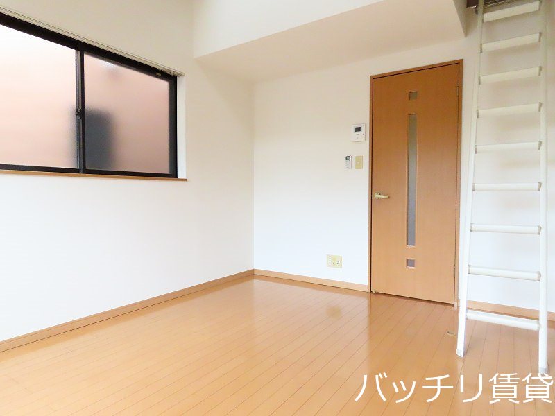 居室・リビング　別号室タイプの為、現状を優先致します。