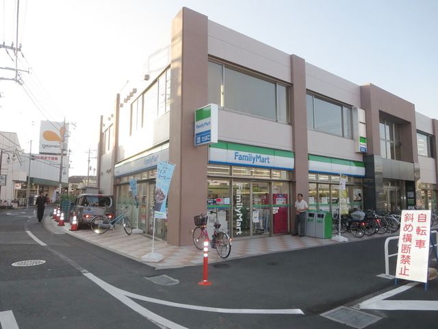 コンビニ　ファミリーマート稲城長沼駅前店（コンビニ）まで220m