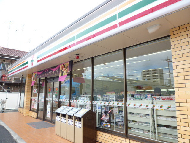 コンビニ　セブン－イレブン　大和桜森店（コンビニ）まで180m
