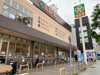 ドラックストア　ライフ清水谷店（ドラッグストア）まで458m