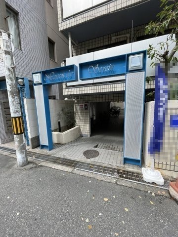 エントランス　落ち着いたエントランスです