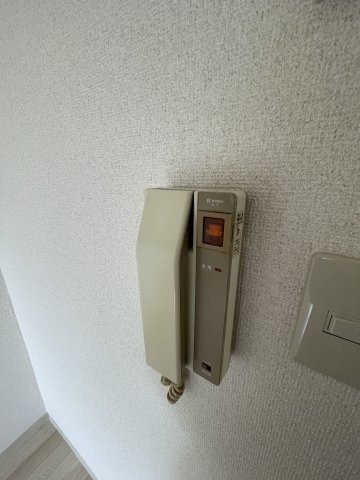 セキュリティ　受話器つきインターホンです