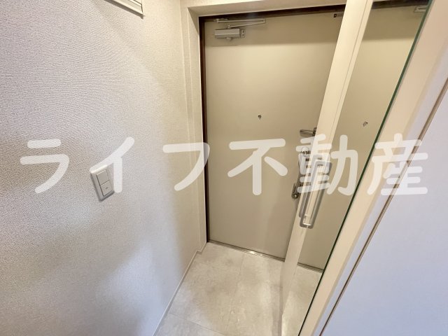 玄関　収納もある玄関です
