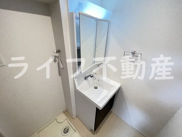 洗面設備　使いやすい独立洗面台です