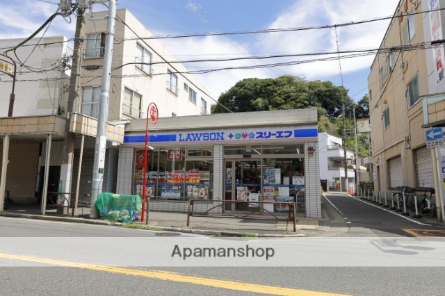 コンビニ　ローソン ＬＴＦ汐入駅前（コンビニ）まで490m