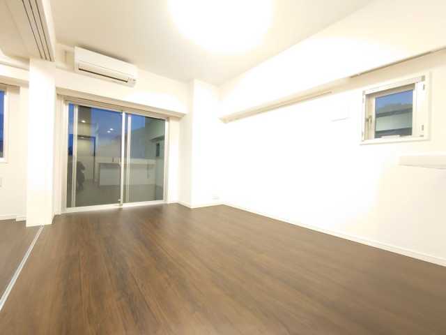 居室・リビング　コンフォリア台東根岸