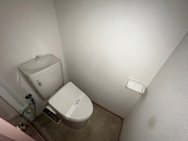 トイレ　別号室の写真です