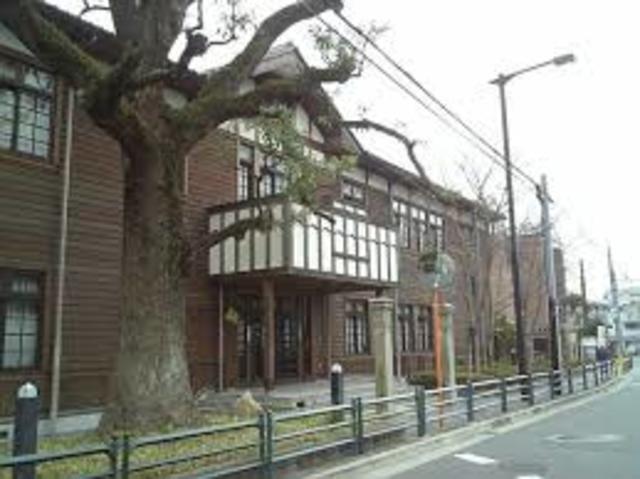 図書館　吹田市立千里山・佐井寺図書館（図書館）まで1592m