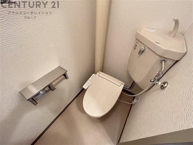 トイレ　温水洗浄便座付きです☆