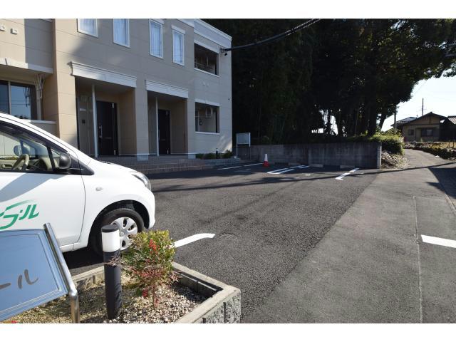 駐車場　駐車場