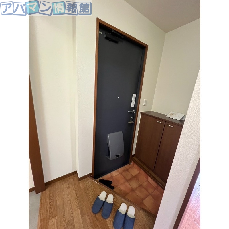 玄関　※別号室のお写真になります