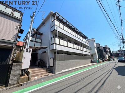 建物外観　居住者専用のごみ置き場があります。