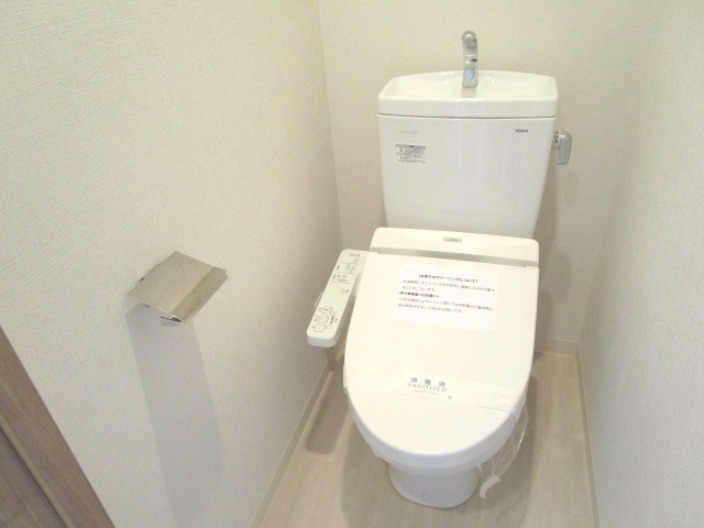 トイレ　冬場も安心の温水洗浄便座！