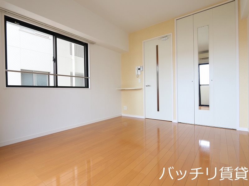居室・リビング　別部屋写真の為現状を優先致します。