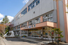 小学校　札幌市立山鼻小学校（小学校）まで380m