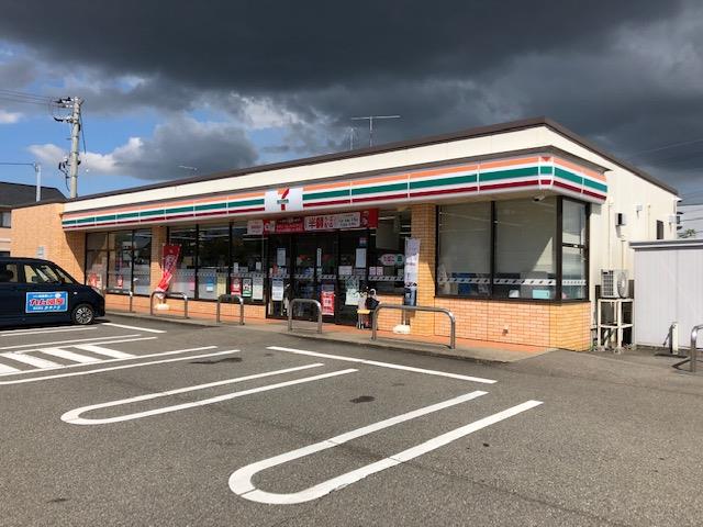 コンビニ　セブンイレブン 福井板垣2丁目店（コンビニ）まで216m