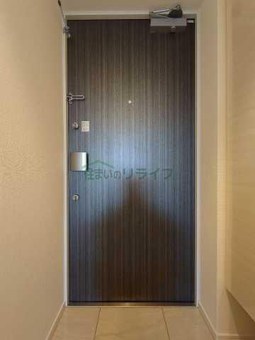 玄関　※参考写真です。同じ間取りの別部屋になります。