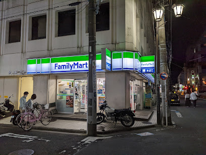 コンビニ　ファミリーマート 藤沢駅南口店（コンビニ）まで285m