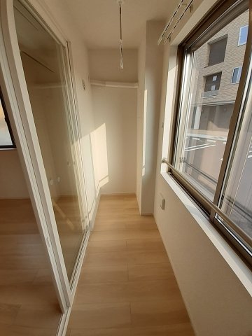 バルコニー　【Ｉ・ＶＩＬＬＡＧＥ大手町　Ｃ】ＰＭ2.5や黄砂の汚染、防犯