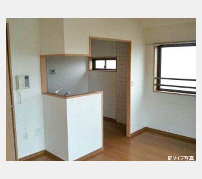 居室・リビング　※同タイプの別のお部屋です。