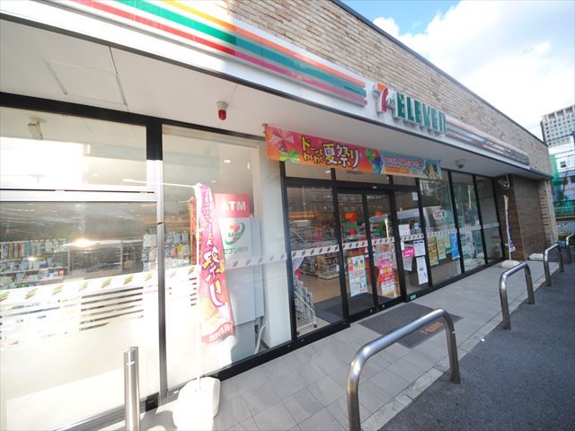 コンビニ　セブンイレブン大阪宮原４丁目店（コンビニ）まで374m