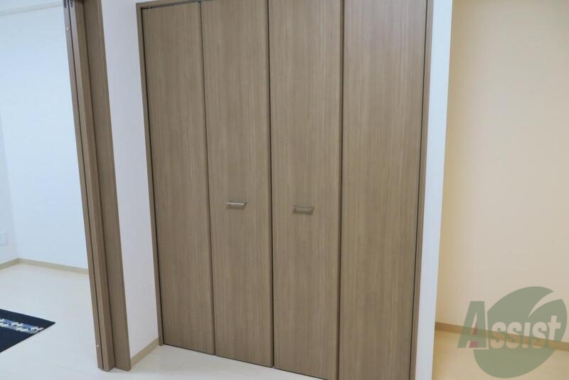 収納　こちらはダイニングにあるクローゼットです。ひろめでーす