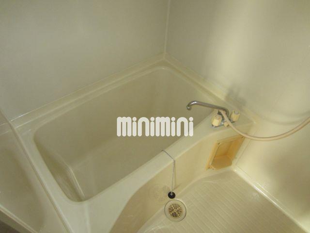 バス・シャワールーム　清潔感のあるお風呂場