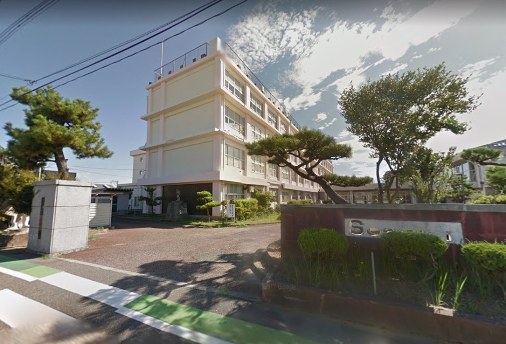 小学校　新潟市立曽野木小学校（小学校）まで632m