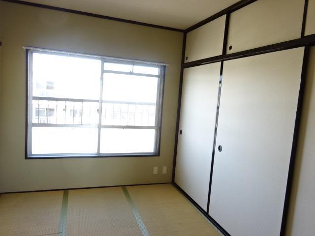 サニーハイツ加古川壱号棟504号の居間写真