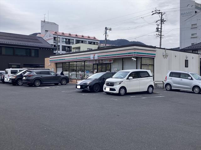 コンビニ　セブン－イレブン岐阜長良福光店（コンビニ）まで612m