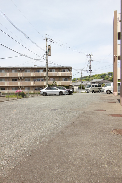 駐車場　駐車場