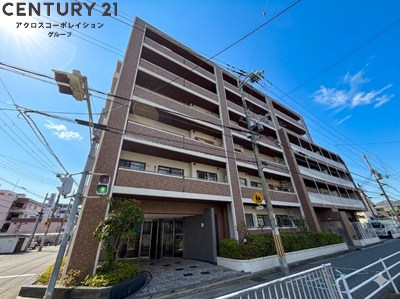 建物外観　宅配ロッカー完備！エレベーター付き！